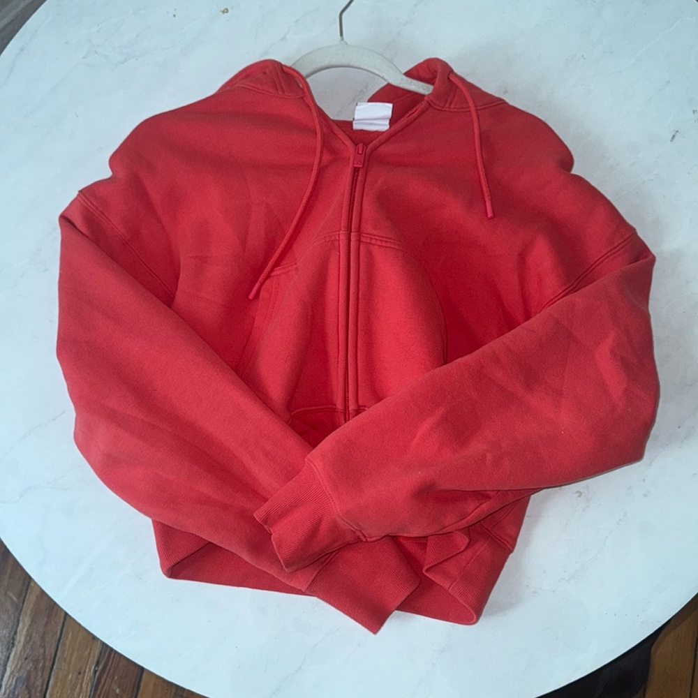Aritzia boyfriend boxy zip up red